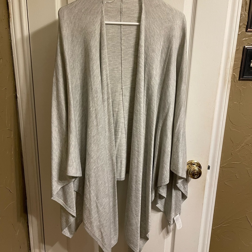 LOFT Light Heathered Gray Shawl/Wrap